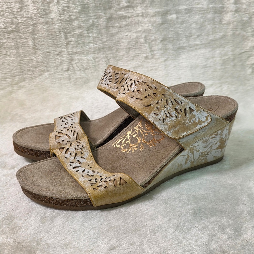 Aetrex Jillian Wedge Sandals Tan Laser Cut Leather Womens 41 10 Excellent
